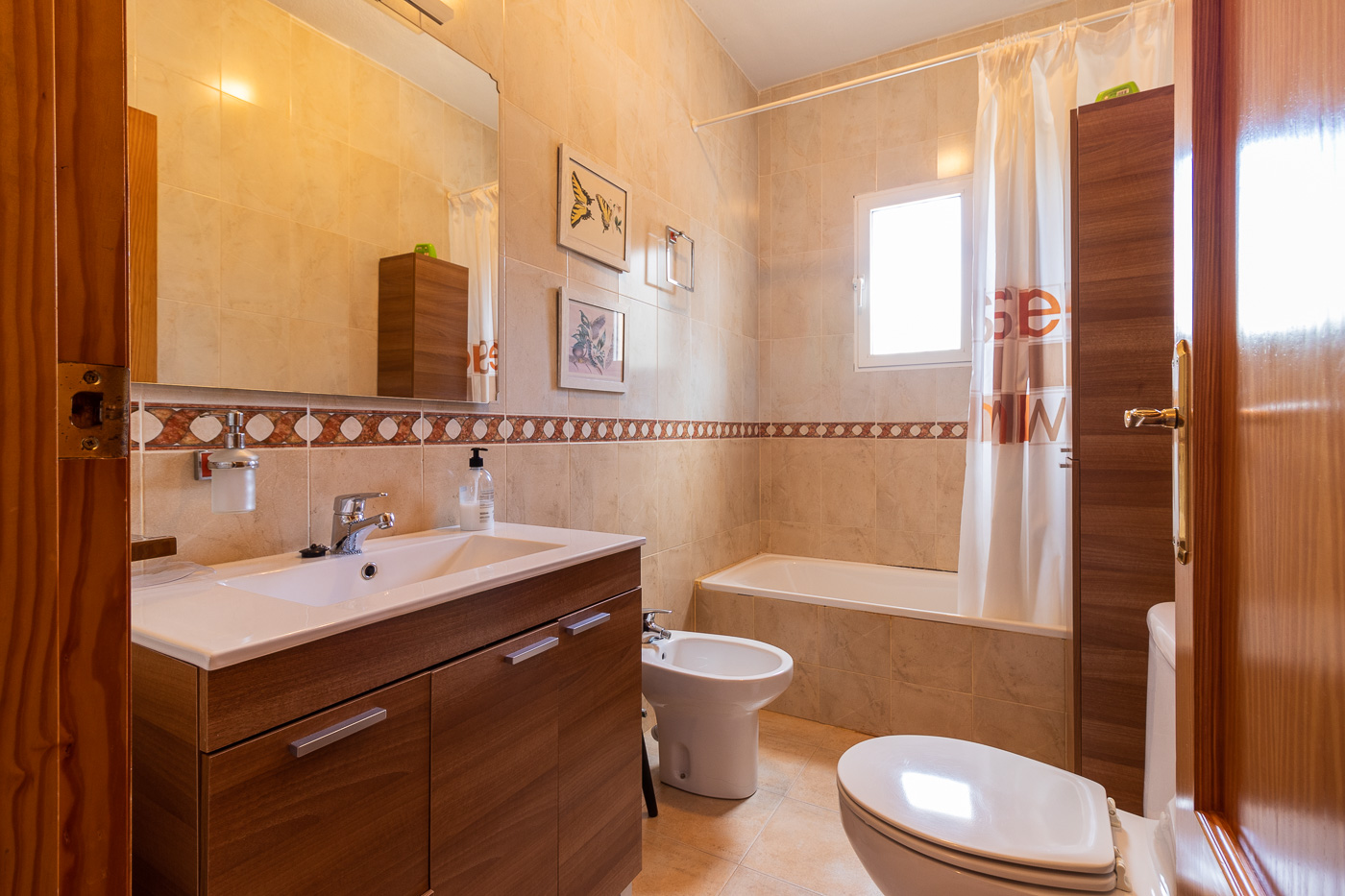 CHALET CON PISCINA Y APARTAMENTO ANEXO EN PLIEGO