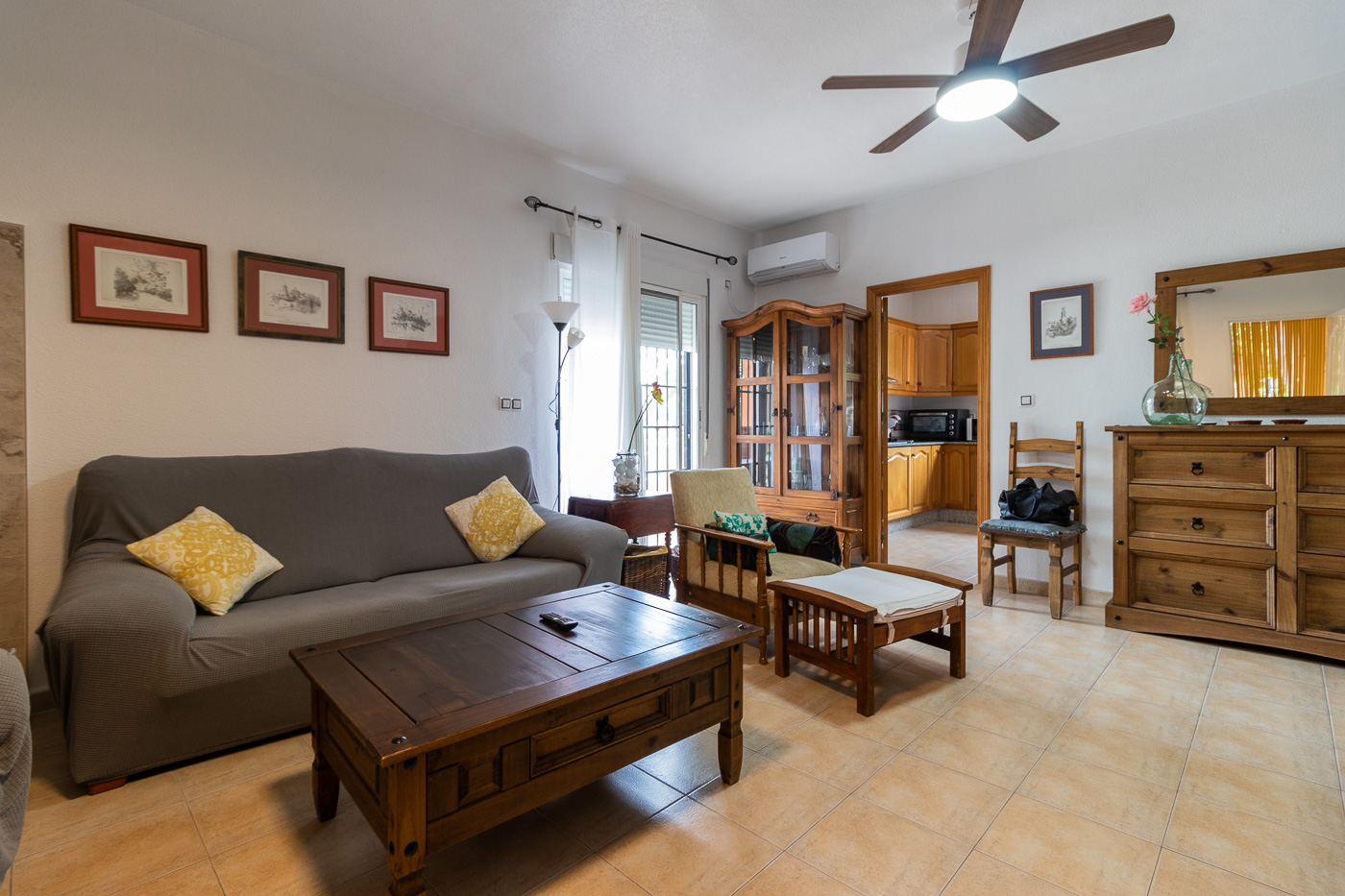 CHALET CON PISCINA Y APARTAMENTO ANEXO EN PLIEGO