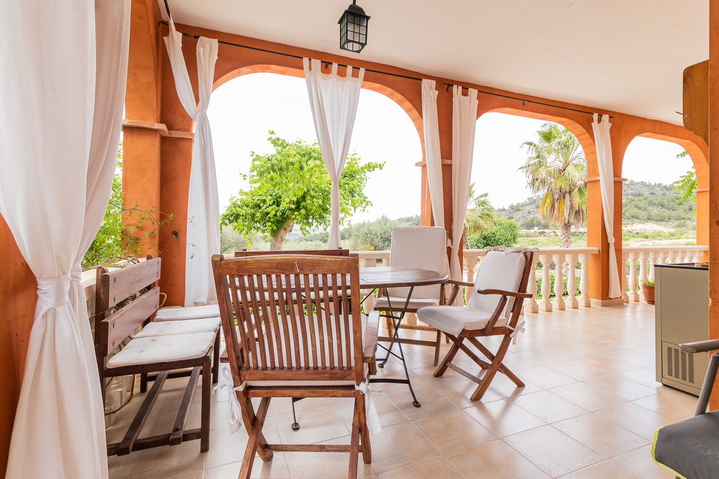 CHALET CON PISCINA Y APARTAMENTO ANEXO EN PLIEGO