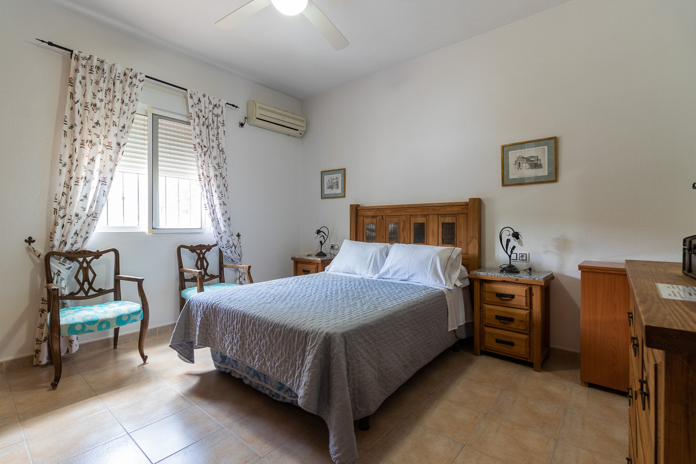CHALET CON PISCINA Y APARTAMENTO ANEXO EN PLIEGO