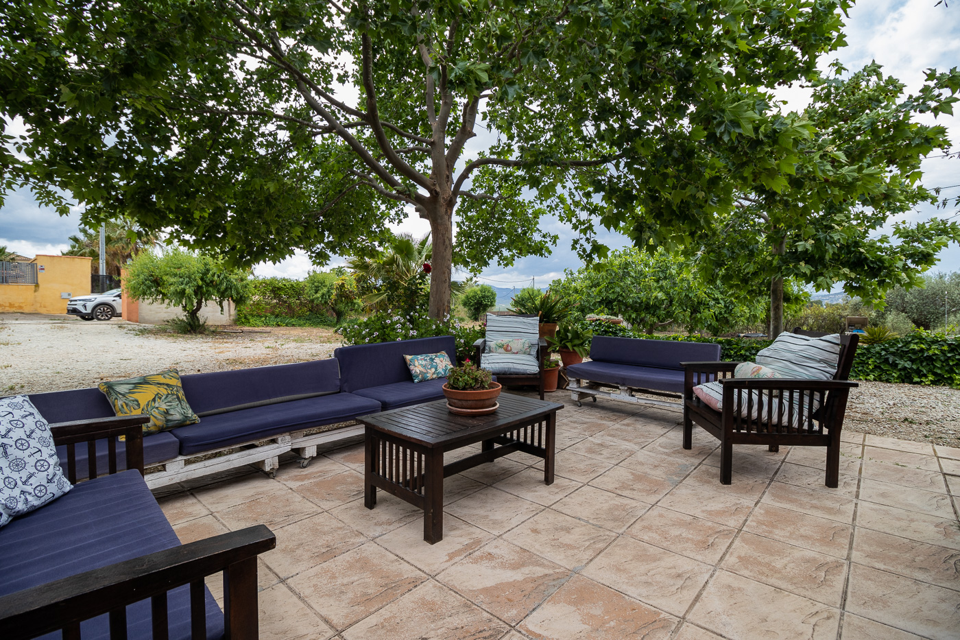 CHALET CON PISCINA Y APARTAMENTO ANEXO EN PLIEGO