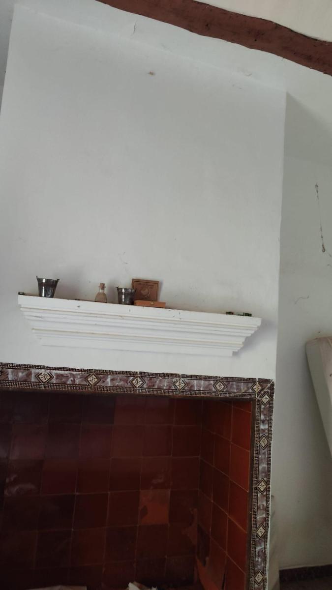 Finca rústica de secano con cortijo para reformar