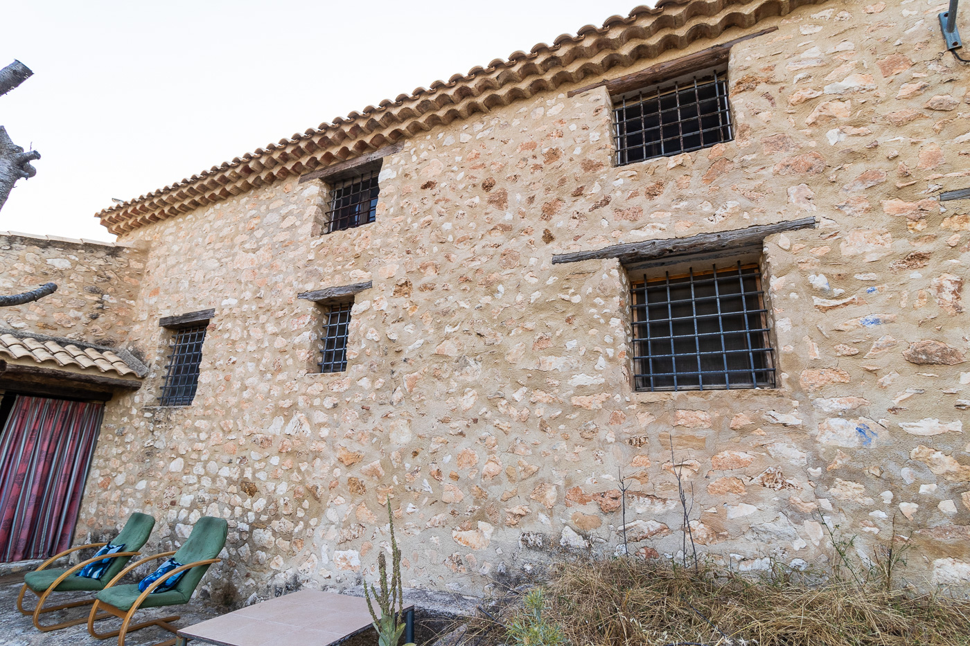 Casa de piedra en caserío