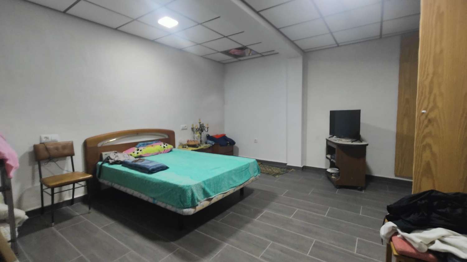 Piso de 117 m² con Patio y Chimenea – 1ª Planta en Zona Tranquila
