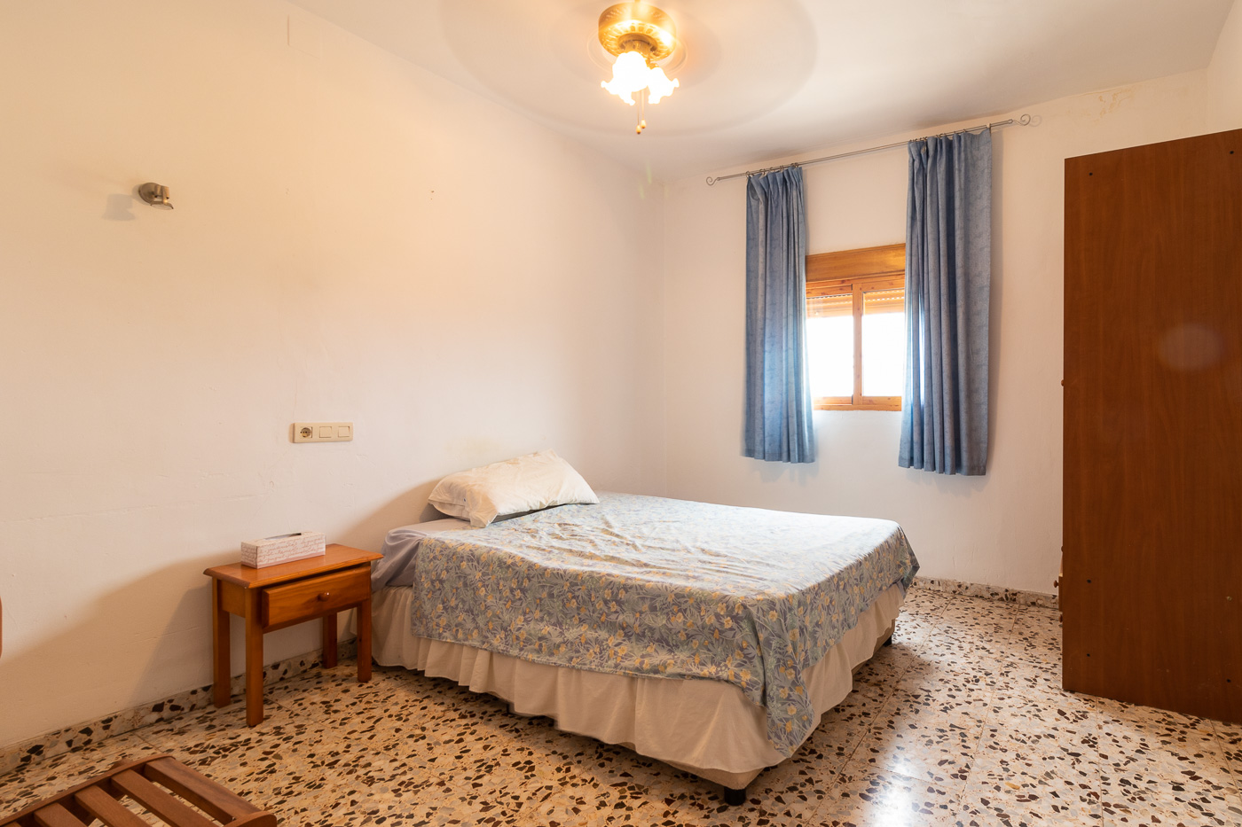 Casa con amplia terraza en Mula