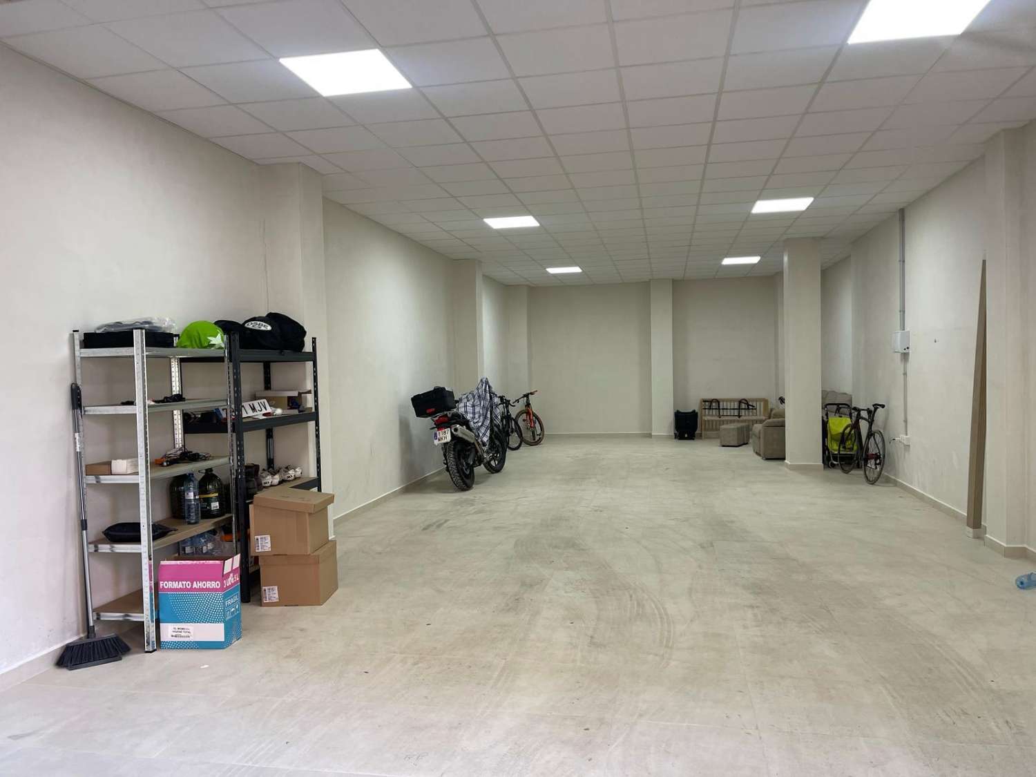 Bajo de 93 m² en Zona Céntrica de Mula – Ideal para Negocio, Almacén o Garaje