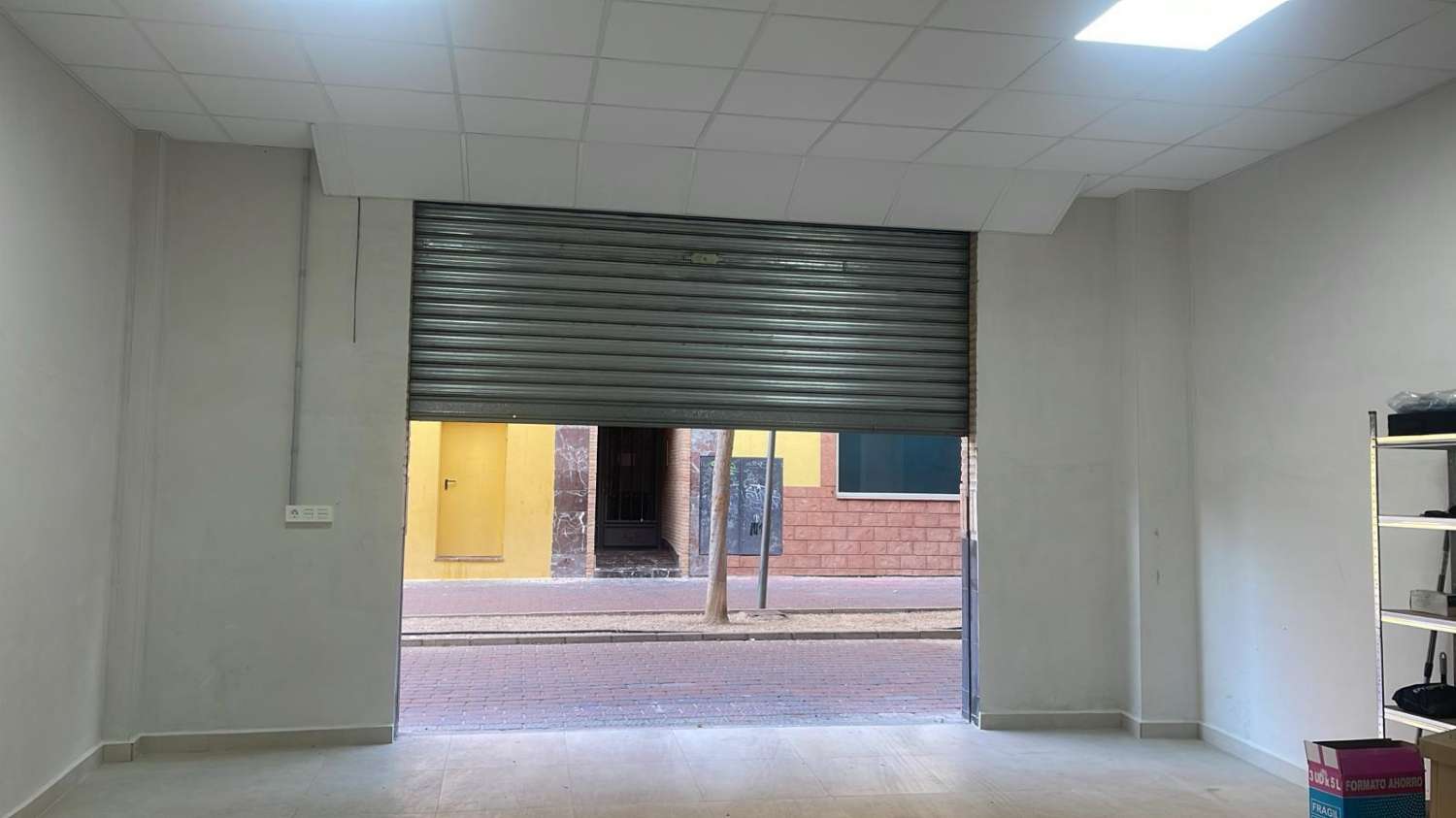 Bajo de 93 m² en Zona Céntrica de Mula – Ideal para Negocio, Almacén o Garaje