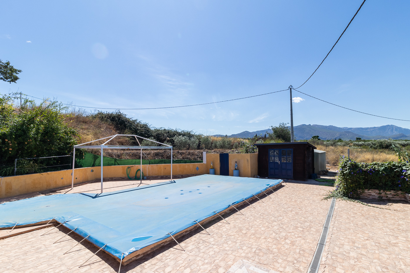 Chalet en el campo de Pliego con piscina y vistas al pantano