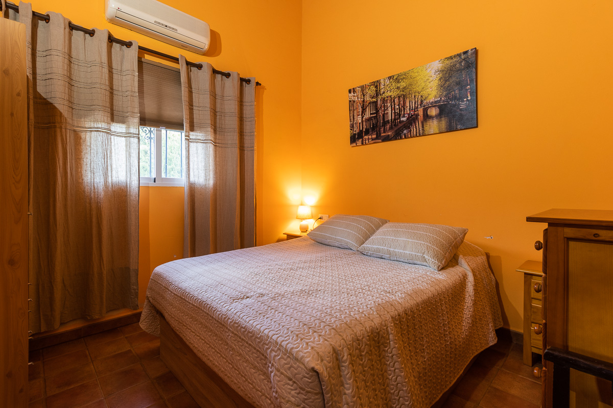 Chalet con parcela independiente y piscina en Pliego (Murcia)