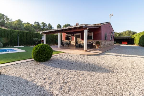Chalet con parcela independiente y piscina en Pliego (Mu...