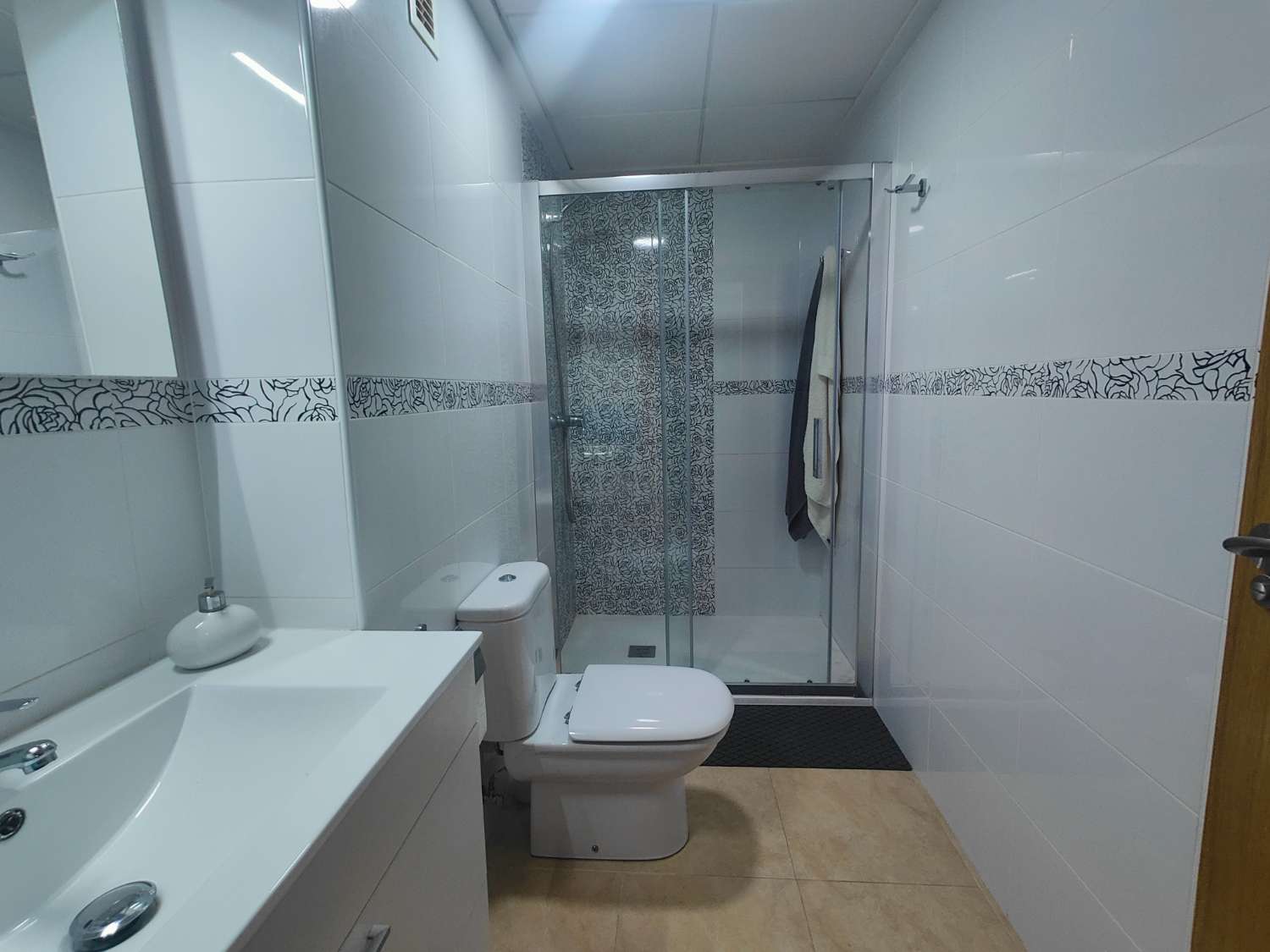 Utvendig leilighet med garasje og bod i utmerket stand i Alhama de Murcia