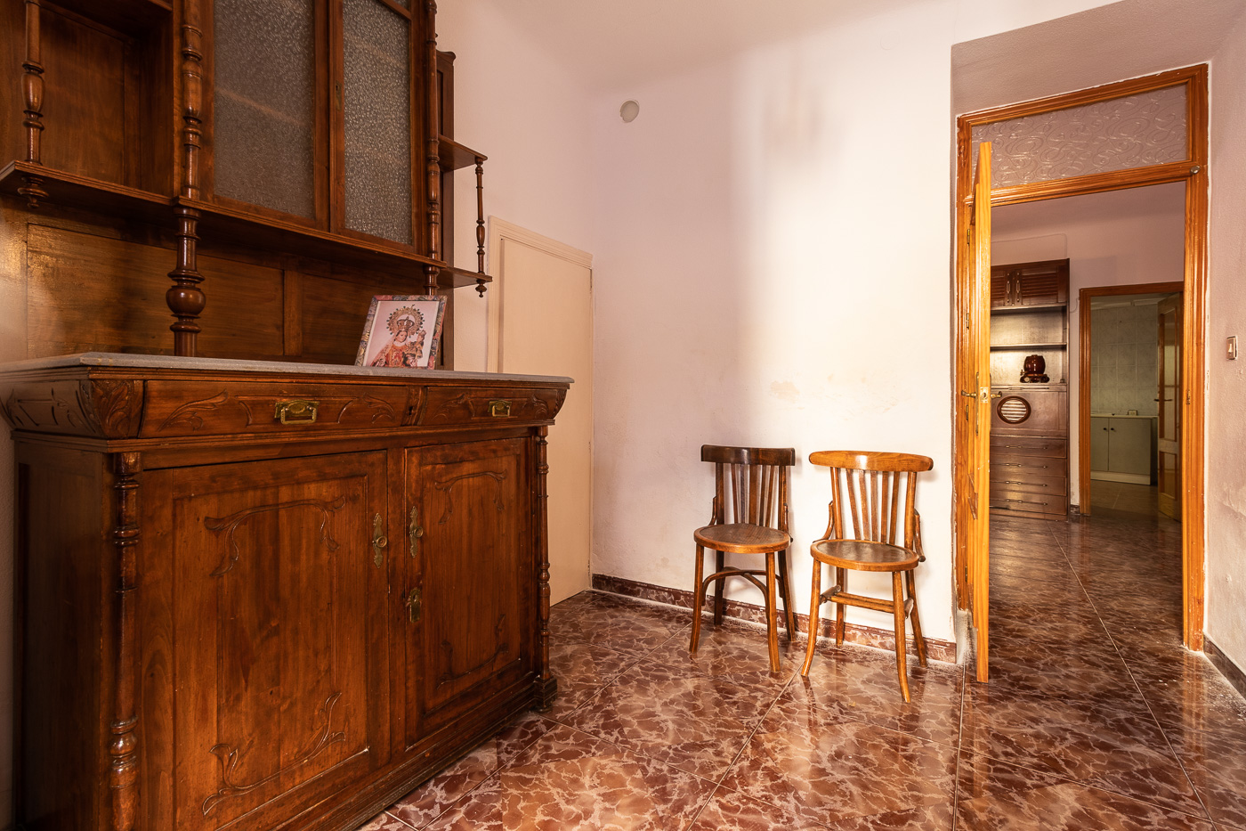 Traditional village house, garage and patio in the town center of Bullas