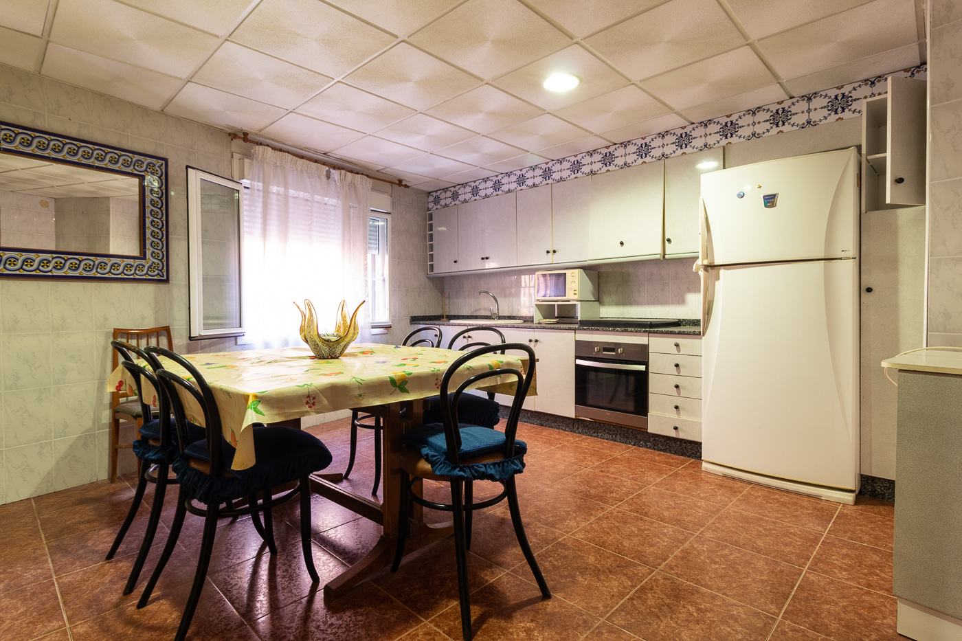 Traditional village house, garage and patio in the town center of Bullas