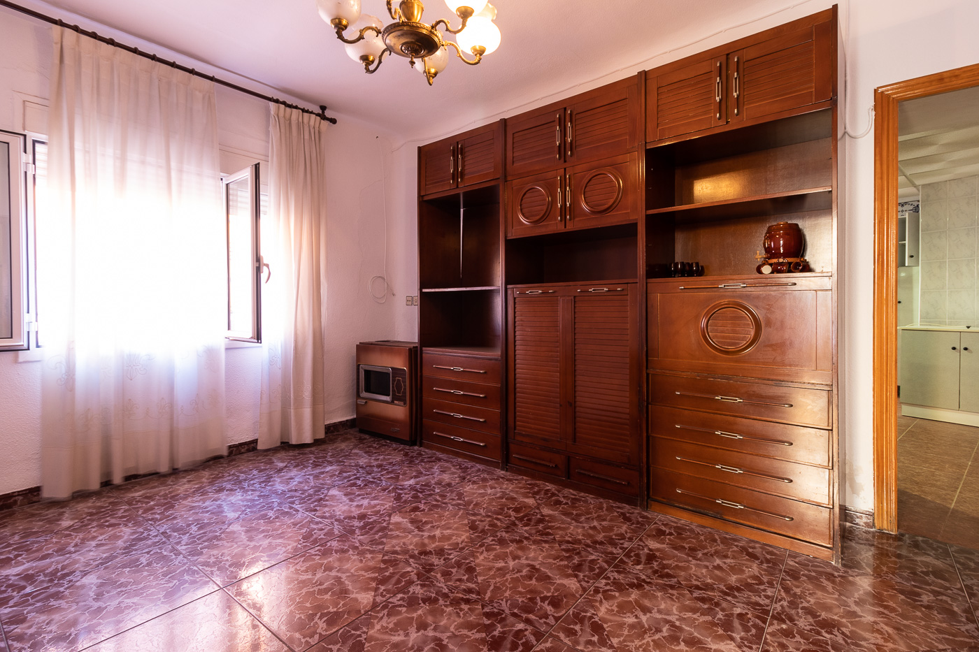 Traditional village house, garage and patio in the town center of Bullas