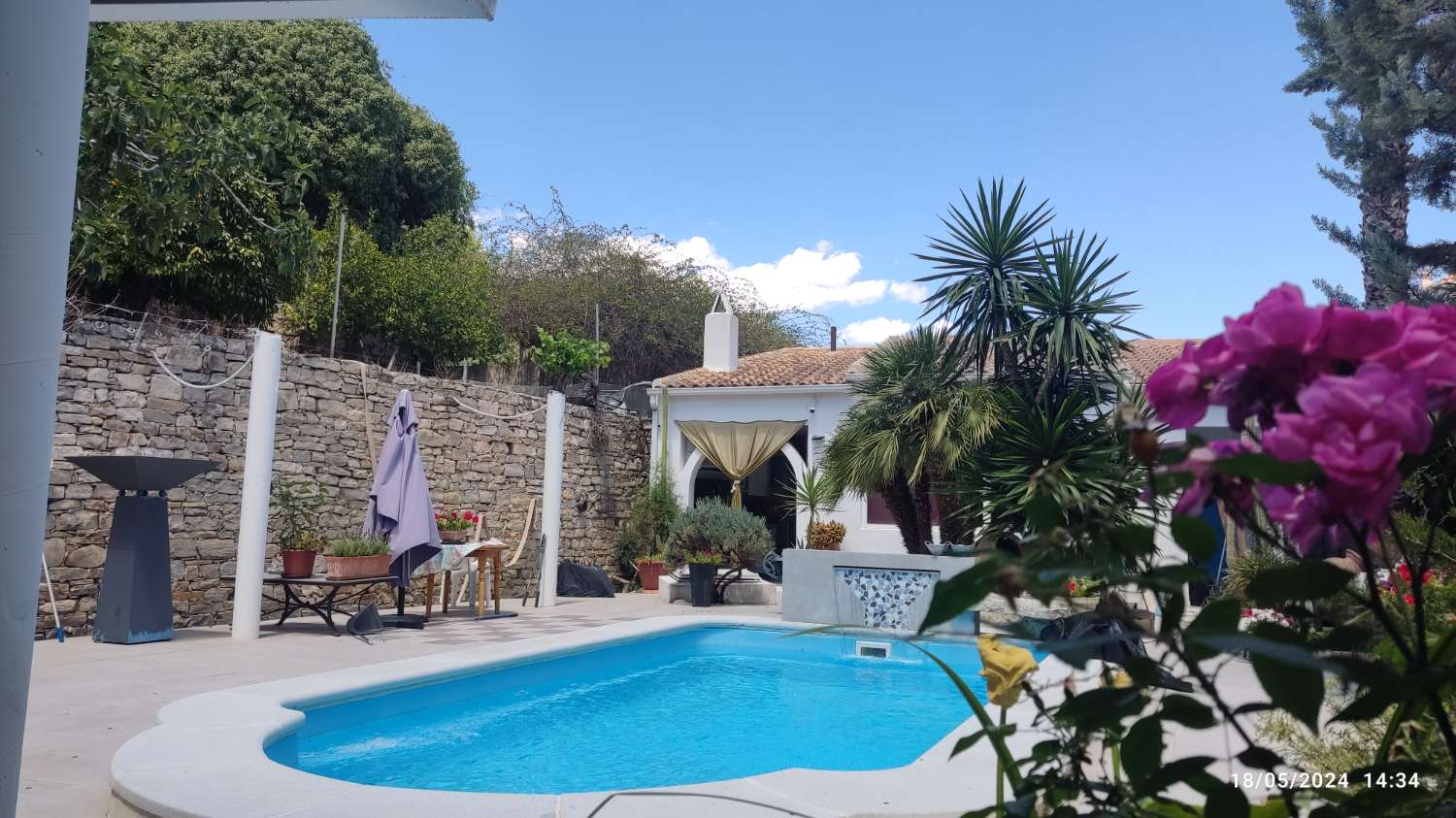 Chalet independiente de 3 plantas con piscina y parcela de 1.100 m² en Moratalla (Murcia)