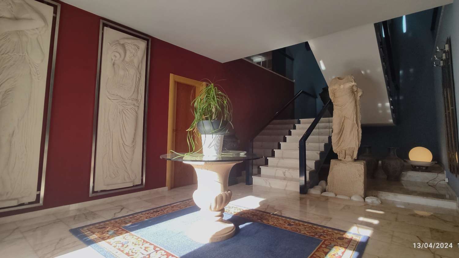 Chalet independiente de 3 plantas con piscina y parcela de 1.100 m² en Moratalla (Murcia)