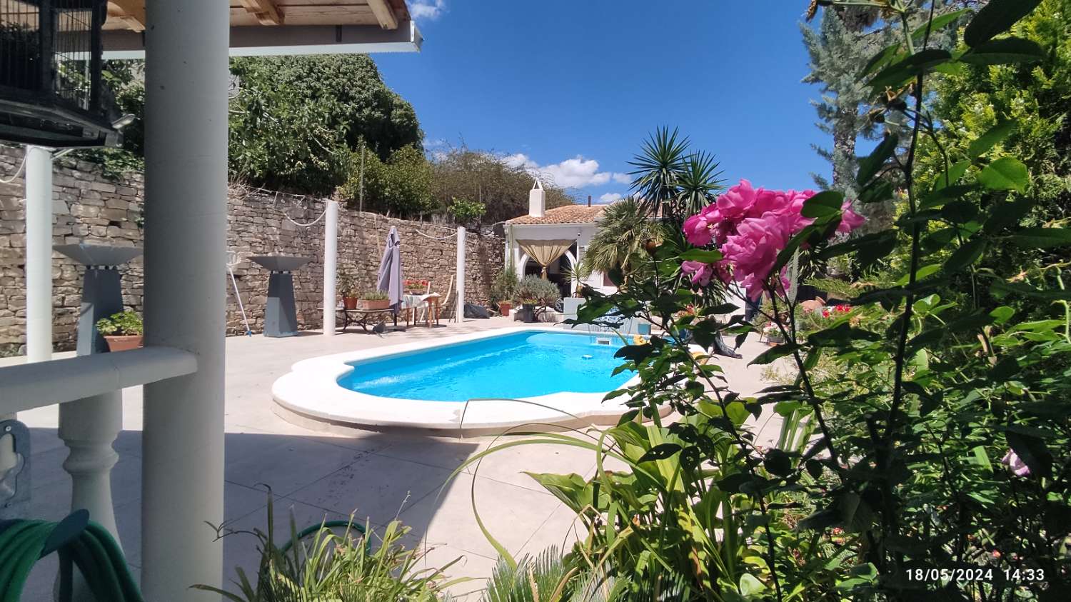 Chalet independiente de 3 plantas con piscina y parcela de 1.100 m² en Moratalla (Murcia)