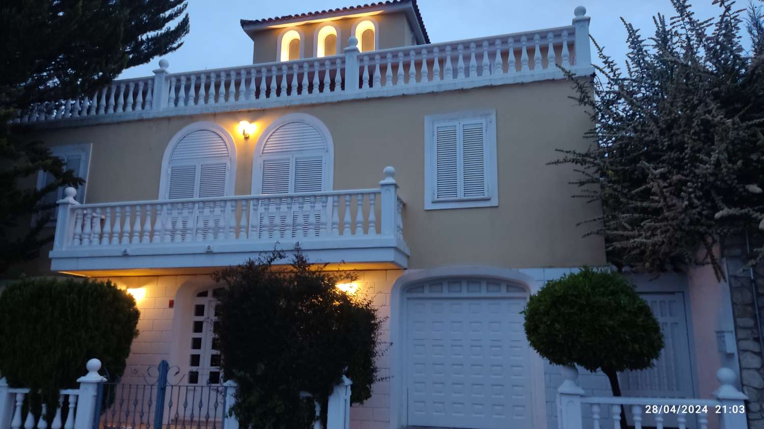 Chalet independiente de 3 plantas con piscina y parcela de 1.100 m² en Moratalla (Murcia)