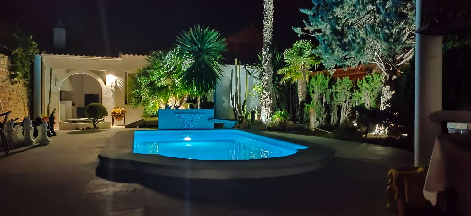 Chalet independiente de 3 plantas con piscina y parcela de 1.100 m² en Moratalla (Murcia)