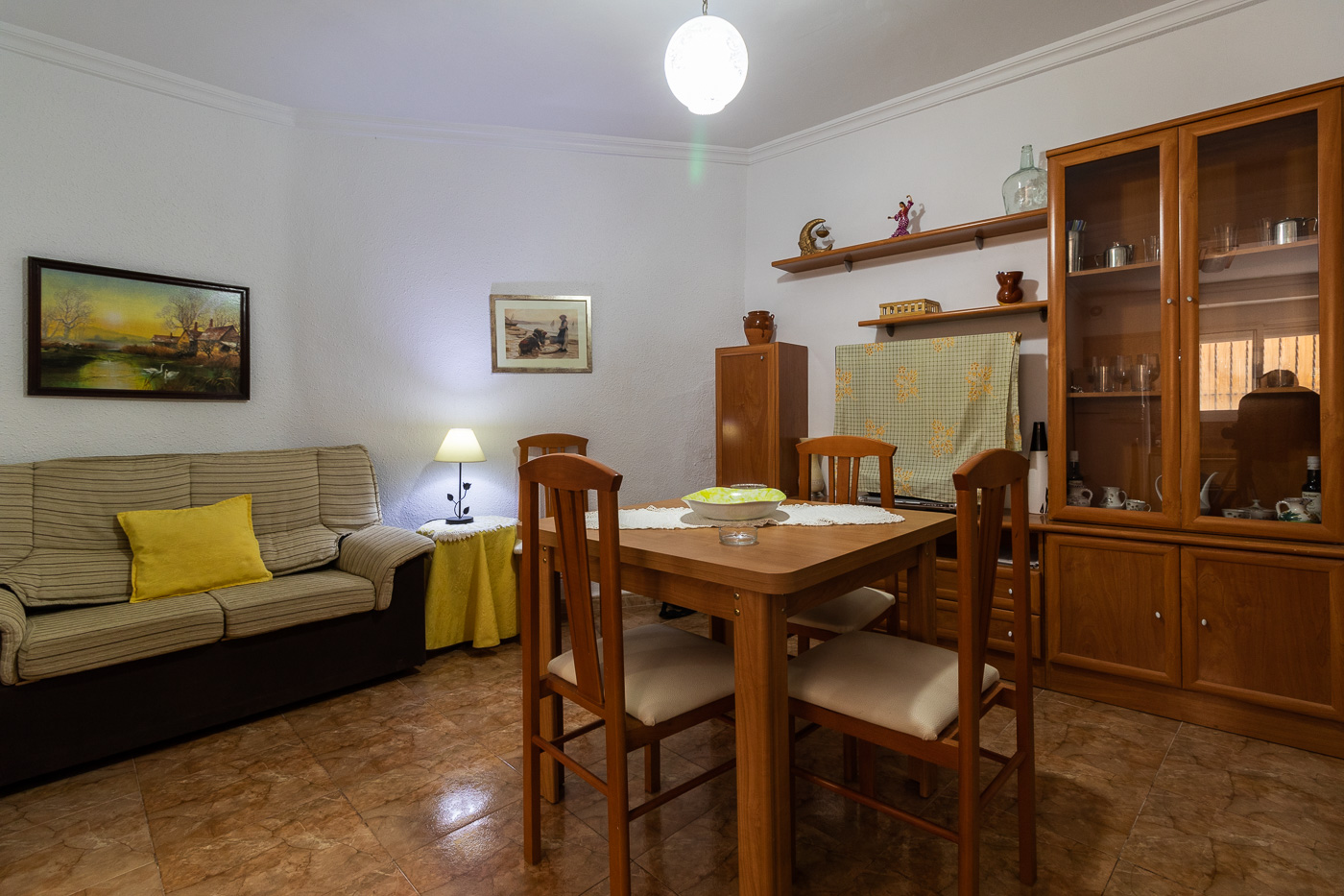 Maison rénovée et meublée dans le centre de Pliego – 5 chambres – 2 salles de bain