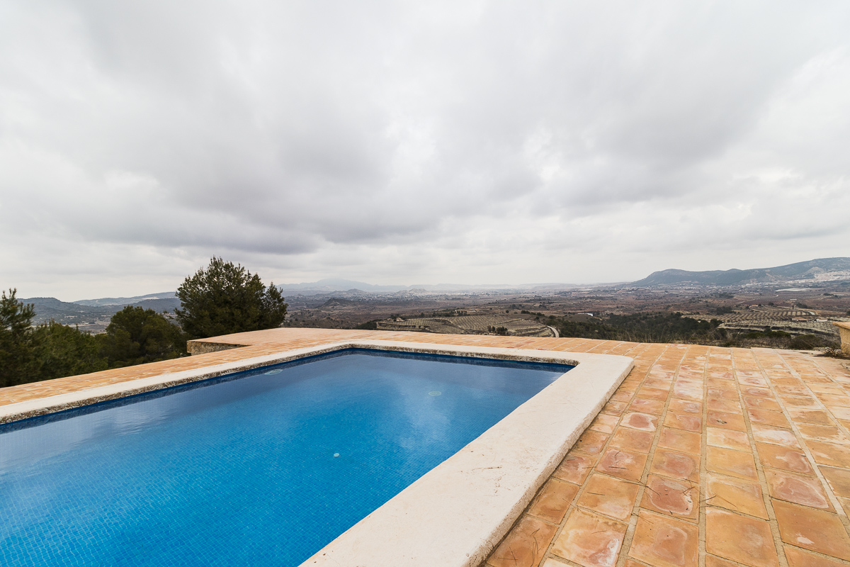 Casa de campo con piscina y 60 ha de almendro ecológico en Mula (a 4 min de Pliego)