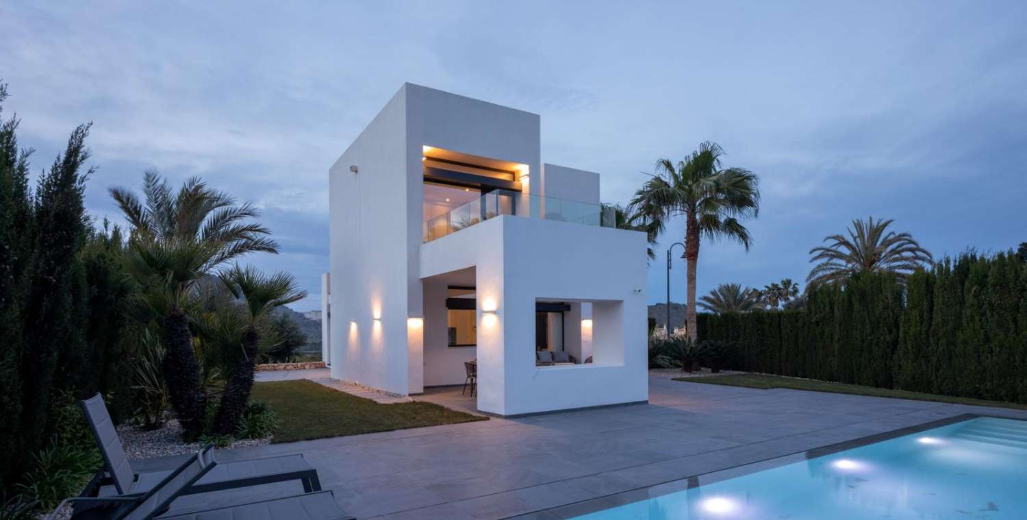Villas independientes de obra nueva con vistas al mar en Cartagena