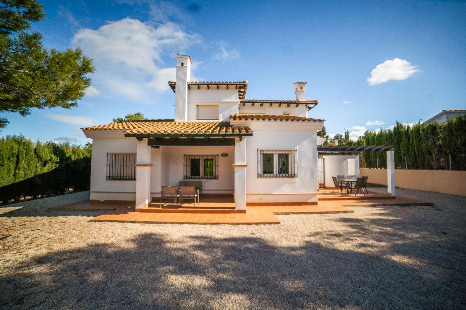 Residencial de obra nueva con villas independientes y adosados en Fuente Álamo