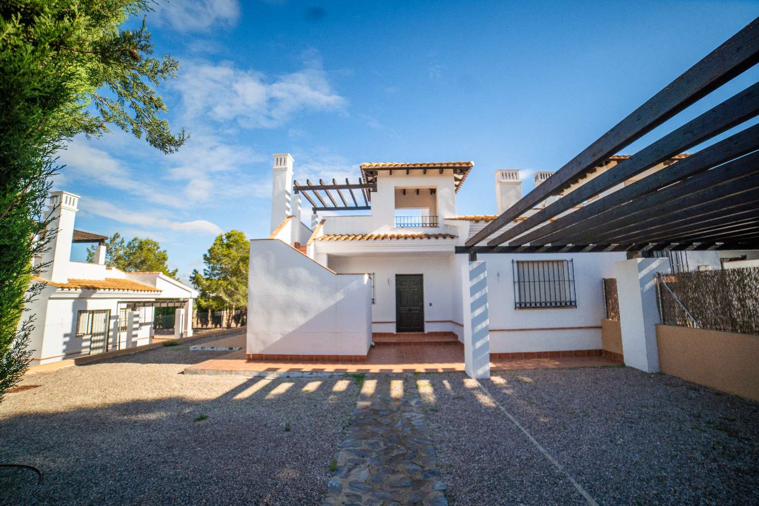 Residencial de obra nueva con villas independientes y adosados en Fuente Álamo
