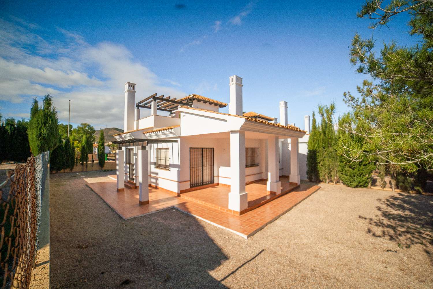 Residencial de obra nueva con villas independientes y adosados en Fuente Álamo