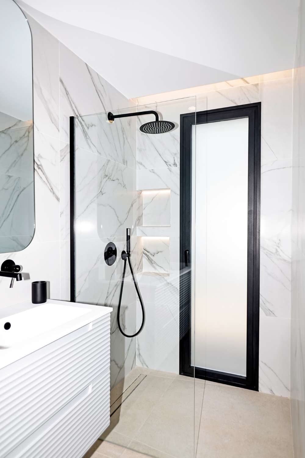 Promoción de villas independientes con piscina privada en urbanización privada de Molina de Segura.