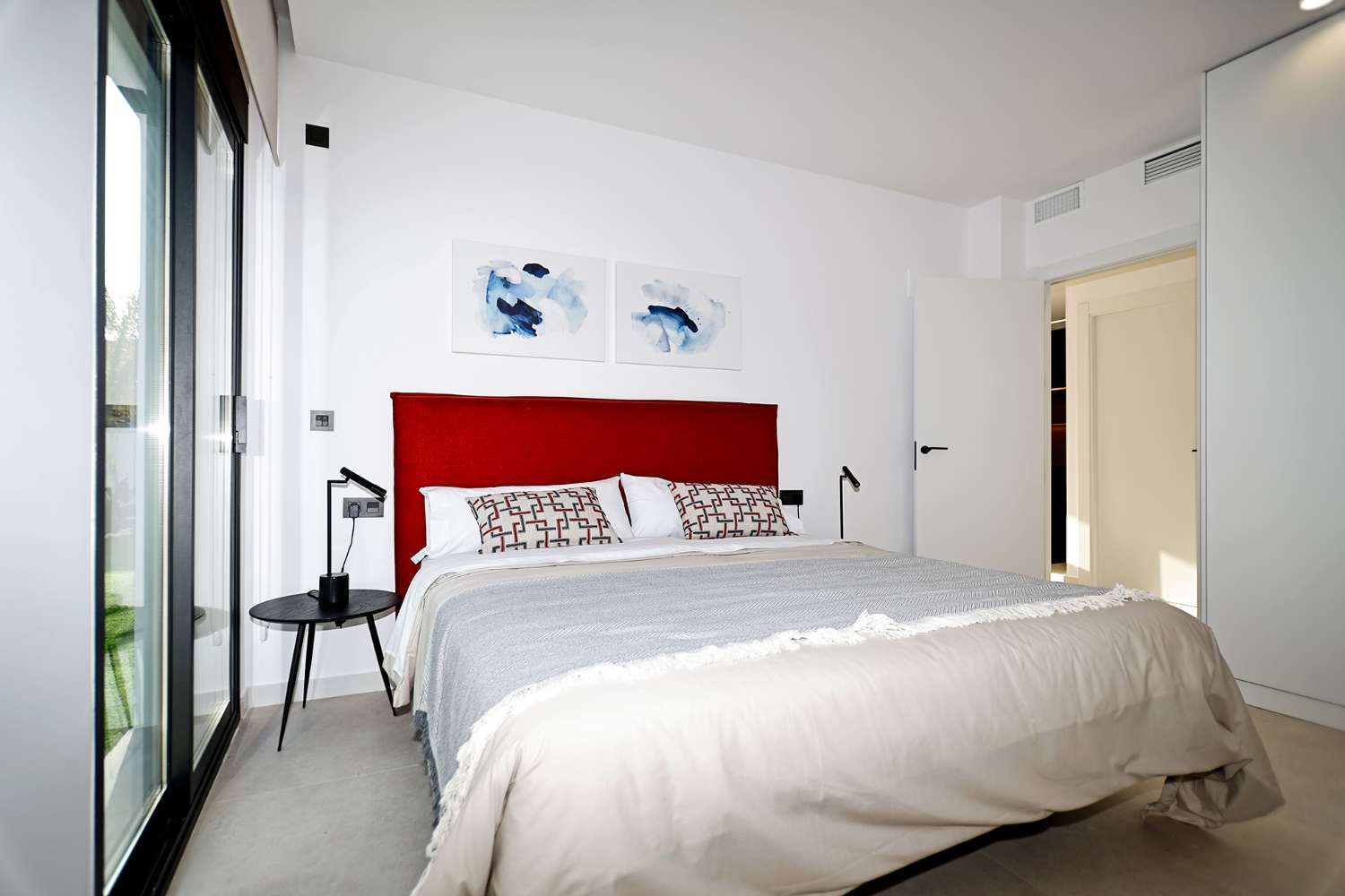 Promoción de villas independientes con piscina privada en urbanización privada de Molina de Segura.