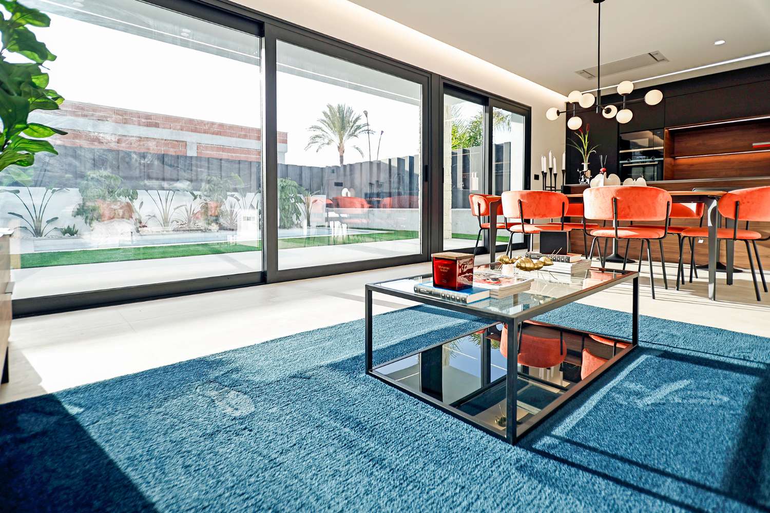 Promoción de villas independientes con piscina privada en urbanización privada de Molina de Segura.