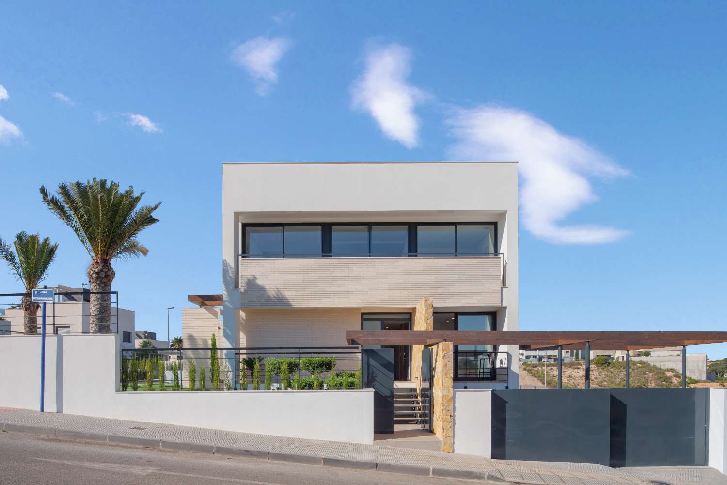 Exclusivas villas de lujo con piscina privada y solárium en Orihuela Costa