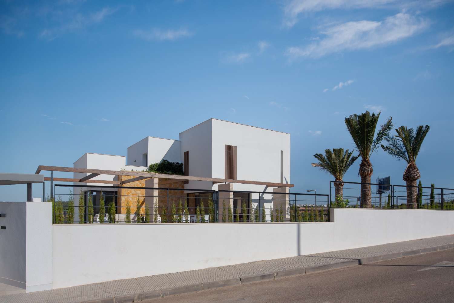 Exclusivas villas de lujo con piscina privada y solárium en Orihuela Costa