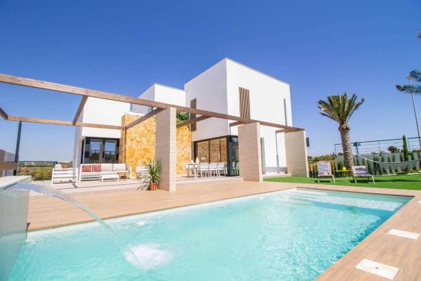 Villa en venta en Orihuela