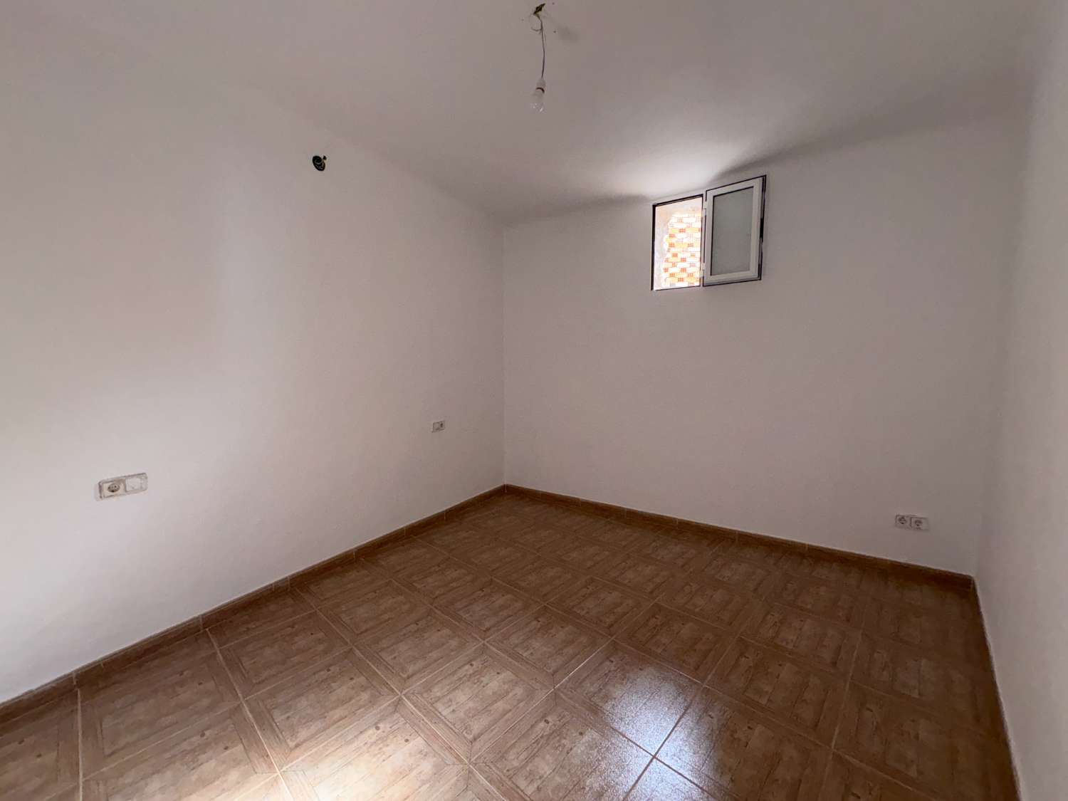 Casa reformada con patio y terraza cerca de la Ermita de Pliego