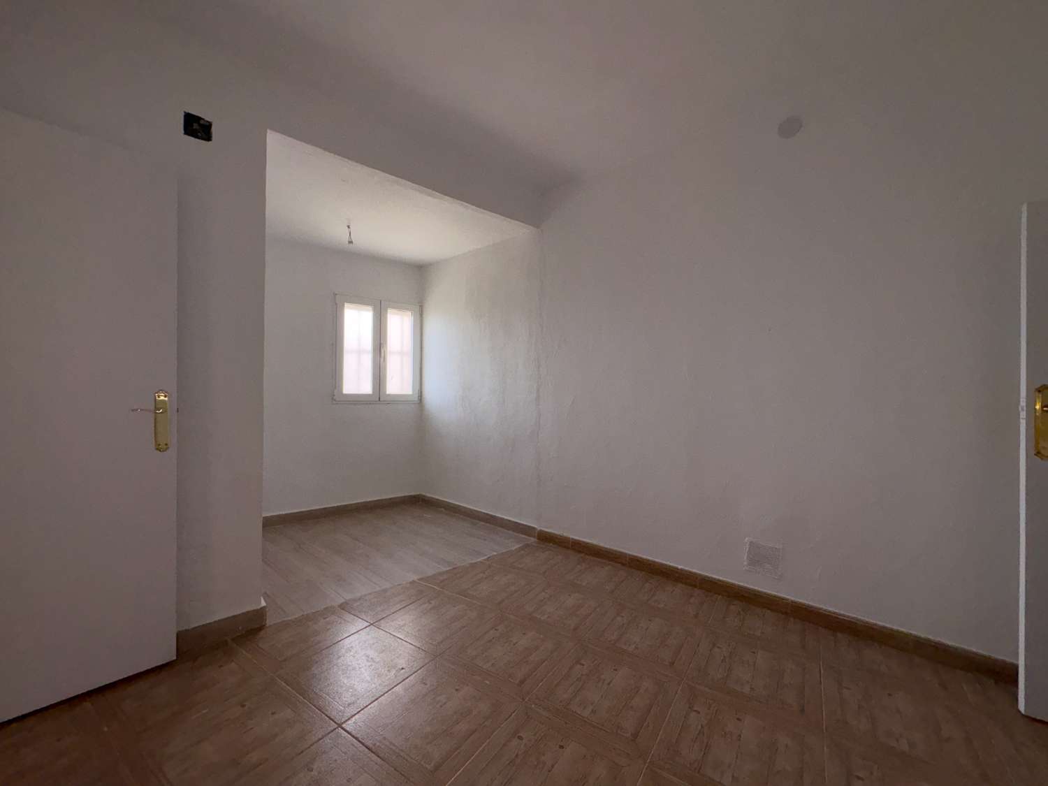 Casa reformada con patio y terraza cerca de la Ermita de Pliego