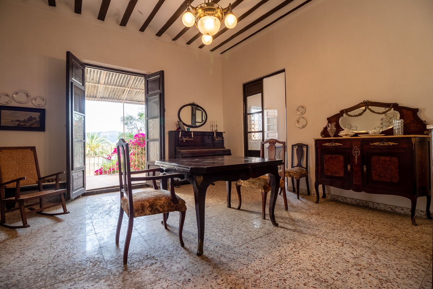 CASA SEÑORIAL CON GARAJE Y HUERTO EN EL CASCO ANTIGUO DE MULA
