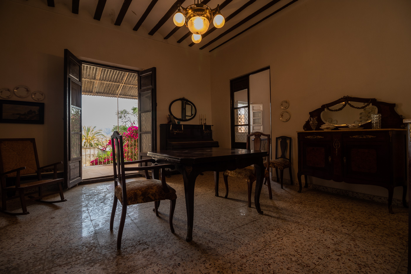 CASA SEÑORIAL CON GARAJE Y HUERTO EN EL CASCO ANTIGUO DE MULA