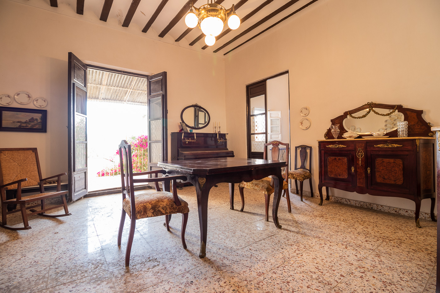 CASA SEÑORIAL CON GARAJE Y HUERTO EN EL CASCO ANTIGUO DE MULA