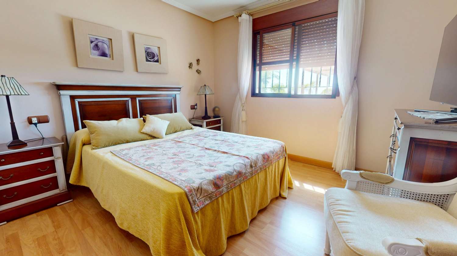 Chalet independiente con gran parcela y vistas al mar en Águilas