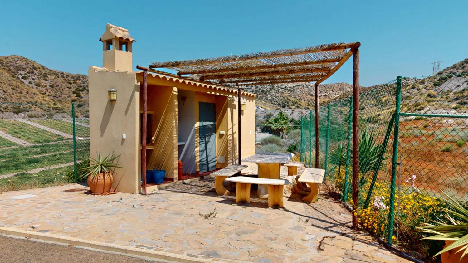 Chalet independiente con gran parcela y vistas al mar en Águilas