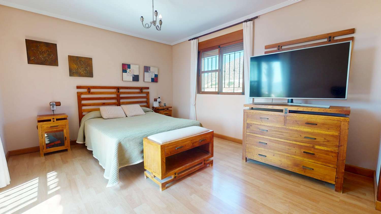 Chalet independiente con gran parcela y vistas al mar en Águilas