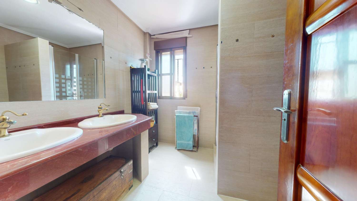 Chalet independiente con gran parcela y vistas al mar en Águilas