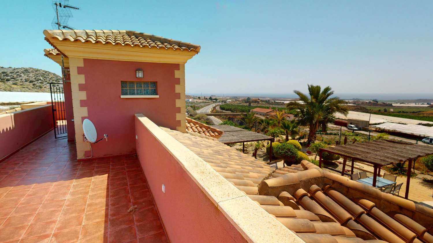 Chalet independiente con gran parcela y vistas al mar en Águilas