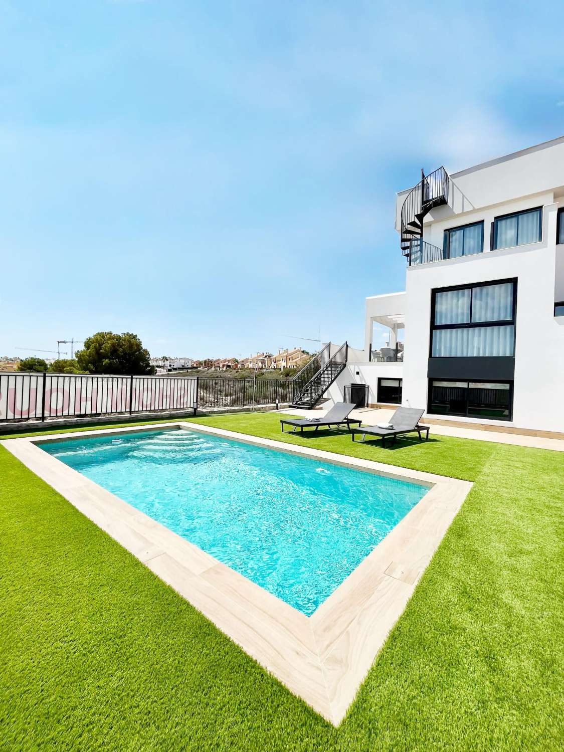 Maison neuve de 3 chambres et 3 salles de bain à La Finca Golf