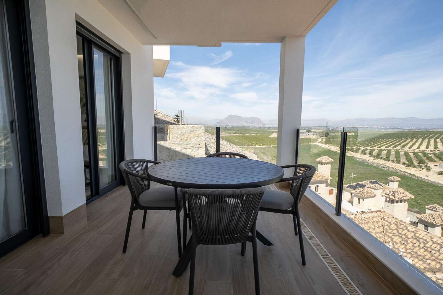 Maison neuve de 3 chambres et 3 salles de bain à La Finca Golf