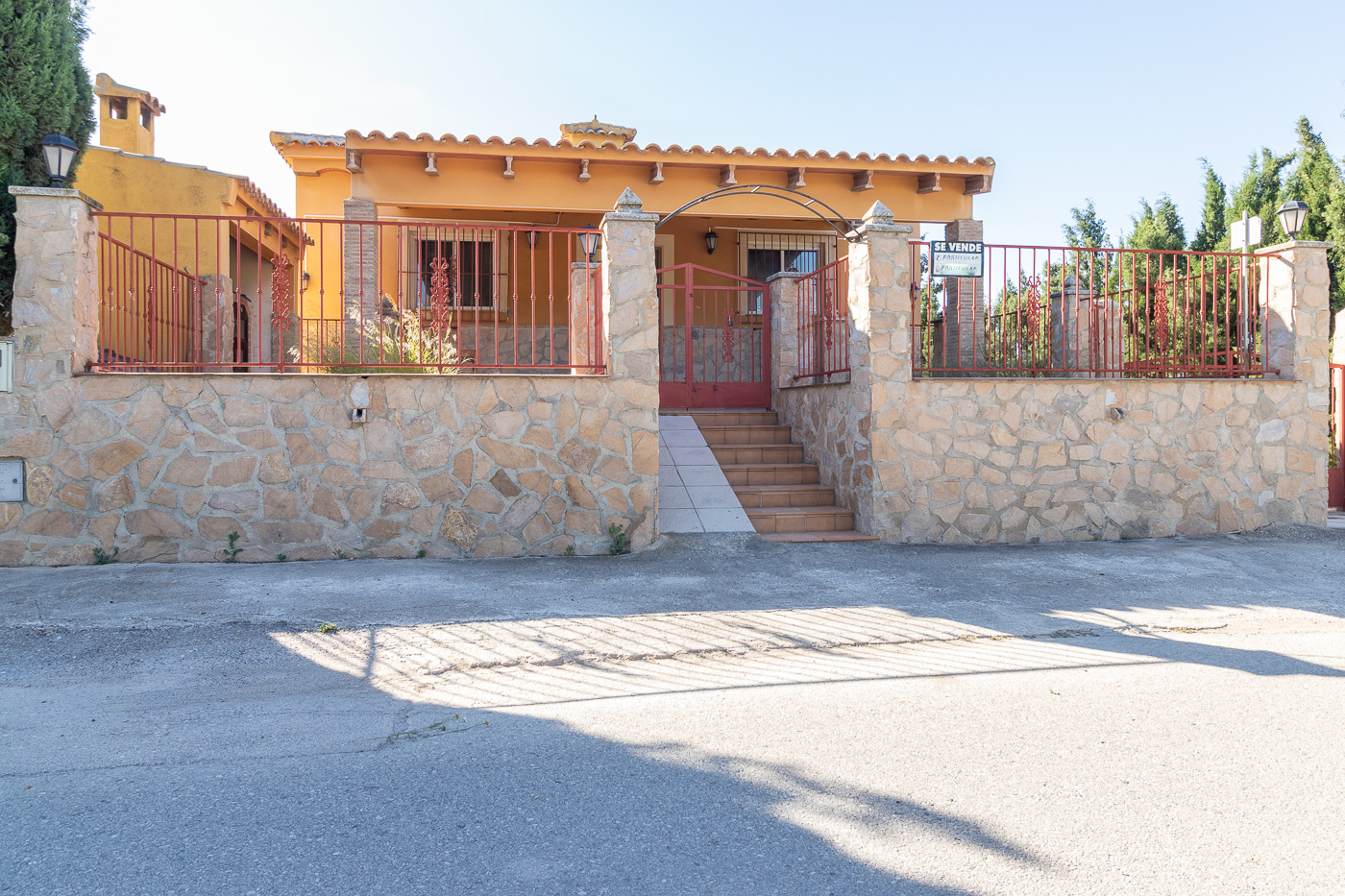 CHALET CON GARAJE Y PARCELA A 5 MINUTOS DE PLIEGO