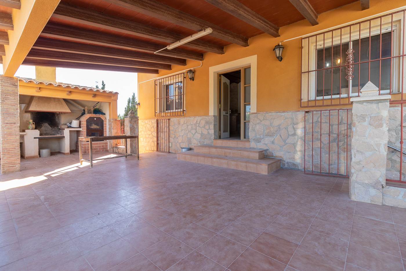 CHALET CON GARAJE Y PARCELA A 5 MINUTOS DE PLIEGO