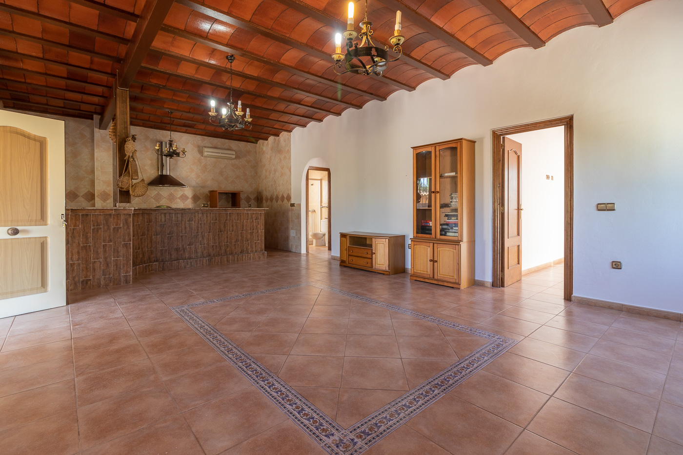 CHALET CON GARAJE Y PARCELA A 5 MINUTOS DE PLIEGO